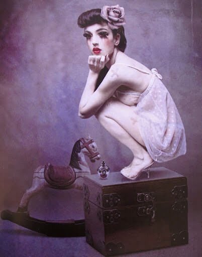 Arte gótica por Natalie Shau