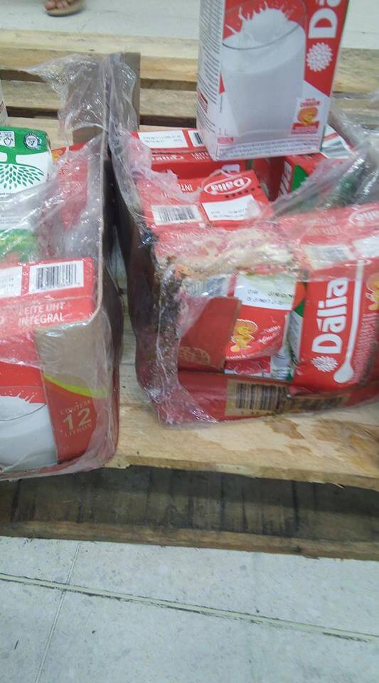 Hipermercado Extra vende leite estragado no Grande ABC Hipermercado Extra vende leite estragado no Grande ABC