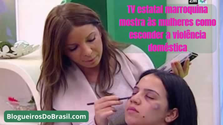 Mulher sendo maquiada para esconder marcas de espancamento