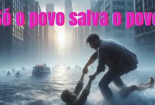 Um homem salvando outro que está sendo levado pela correnteza em uma cidade inundada